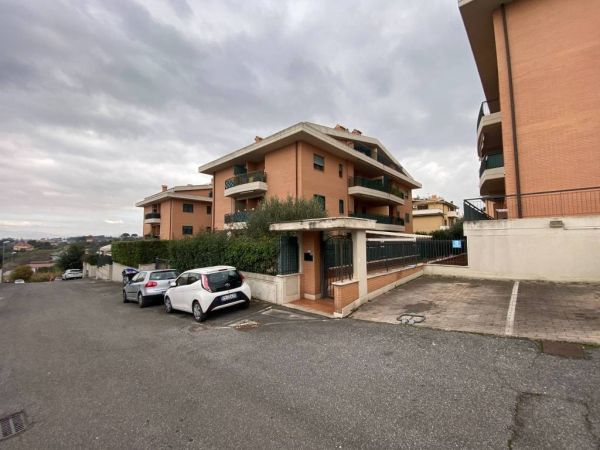 morena centroni via del fosso di sant andrea rif 192109584 32
