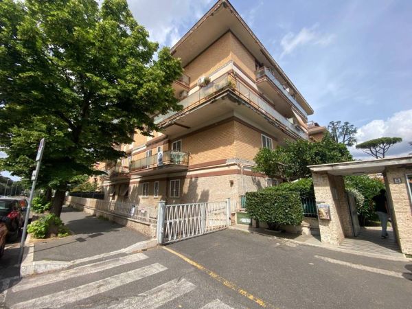 ciampino via milano rif 192392564 2