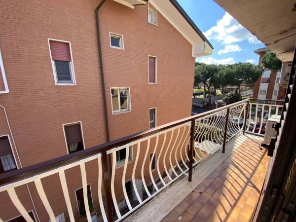 ciampino adiac viale jfk kennedy rif 192888535 22