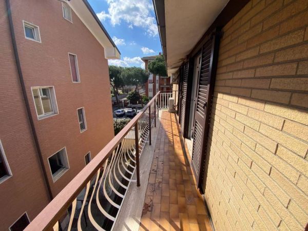 ciampino adiac viale jfk kennedy rif 192888535 25