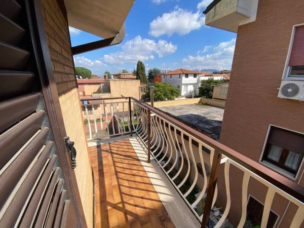 ciampino adiac viale jfk kennedy rif 192888535 27