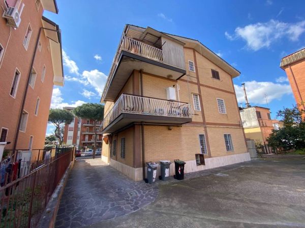 ciampino adiac viale jfk kennedy rif 192888535 4