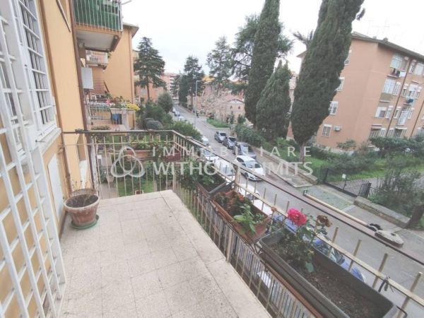 torre spaccata romanisti rif 192895847 6