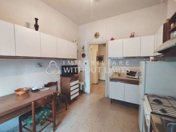 torre spaccata romanisti rif 192895847 8