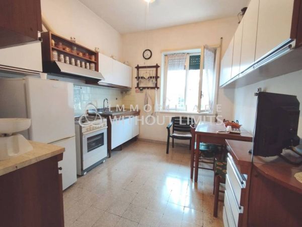 torre spaccata romanisti rif 192895847 9