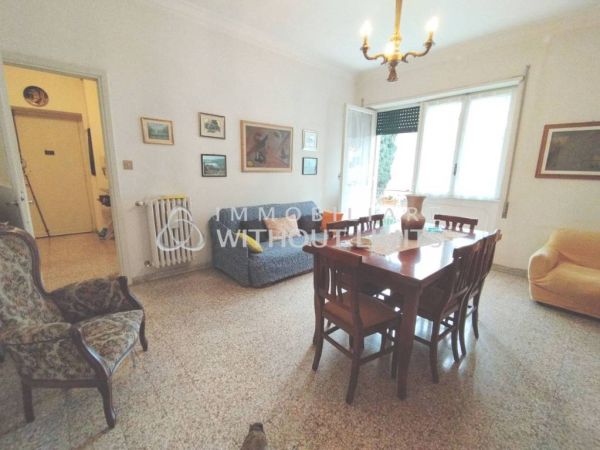 torre spaccata romanisti rif 192895847 4