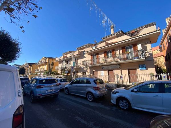 ciampino via montegrappa rif 192940451 2