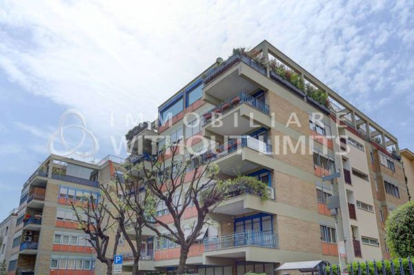 monti parioli via gramsci rif 193459734 6