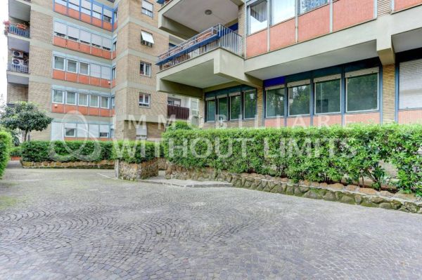 monti parioli via gramsci rif 193519509 7