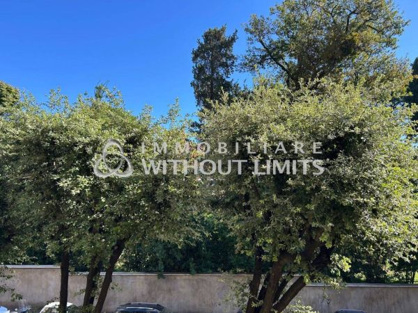 monti parioli via gramsci rif 193519509 3